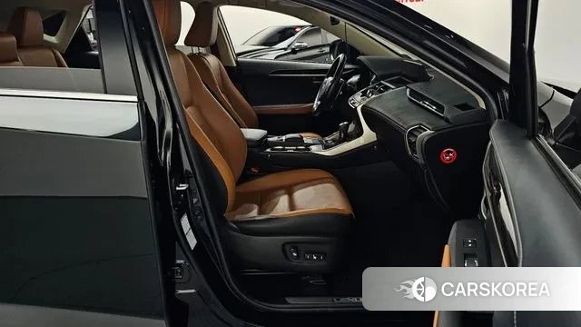 Lexus NX300h 2021 Черный из Кореи, фото 2