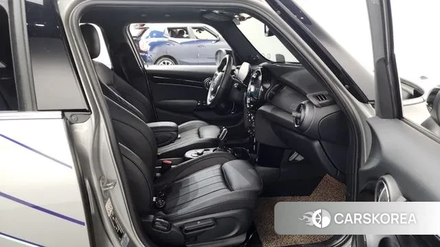 Mini Cooper S 2024 Серебряный из Кореи, фото 2