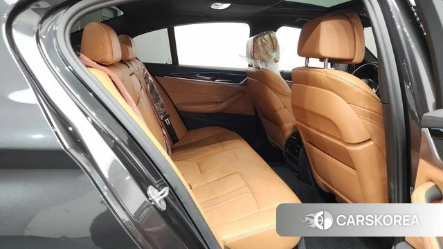 BMW 5 Series (G30) 2020 Серый из Кореи, фото 2