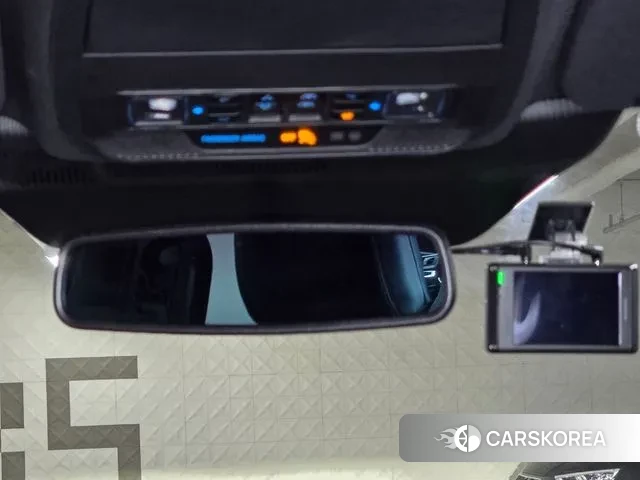 Ford Explorer 6th Generation 2024 Белый из Кореи, фото 2