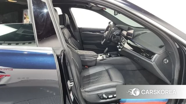 BMW 6 Series GT (G32) 2022 Черный из Кореи, фото 2