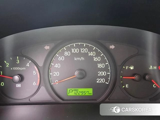 Hyundai Grand Starex 2023 Серебряный из Кореи, фото 2