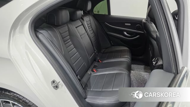 Mercedes-Benz E-Class W213 2021 Белый из Кореи, фото 2