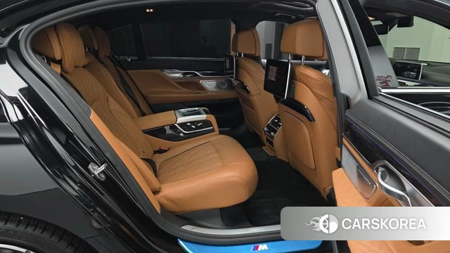 BMW 7 Series (G11) 2022 Черный из Кореи, фото 2