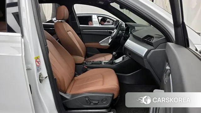 Audi Q3 (F3) 2020 Белый из Кореи, фото 2