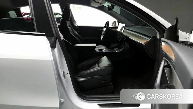 Tesla Model Y 2023 Белый из Кореи, фото 2