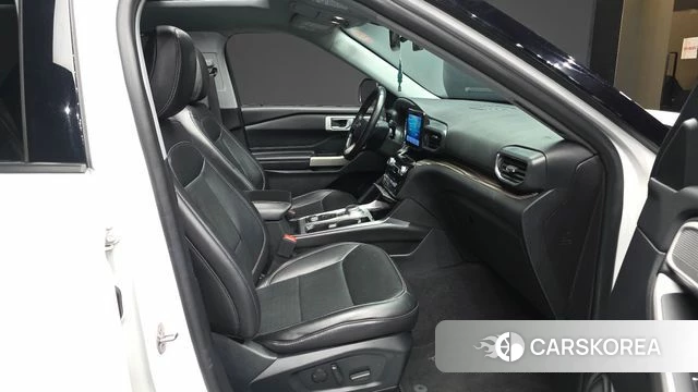 Ford Explorer 6th Generation 2021 Белый из Кореи, фото 2