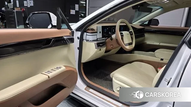 Hyundai Grandeur Hybrid (GN7) 2023 Белый из Кореи, фото 2