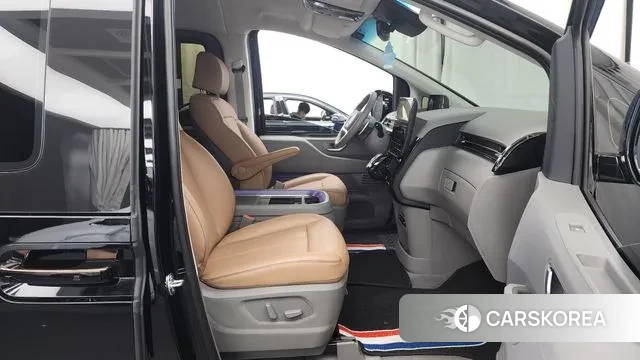 Hyundai Staria 2025 Черный из Кореи, фото 2