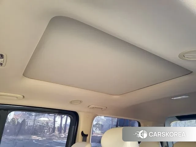 Hyundai Staria 2025 Белый из Кореи, фото 2