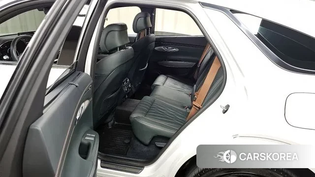 Genesis GV70 2023 Белый из Кореи, фото 2