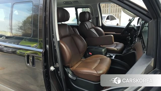 Hyundai The New Grand Starex 2018 Коричневый из Кореи, фото 2