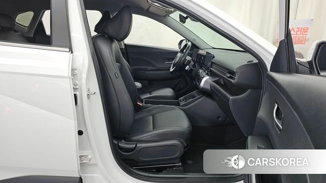 Hyundai Kona (SX2) 2023 Белый из Кореи, фото 2
