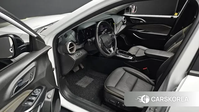 Chevrolet (GM Daewoo) Trax Crossover 2023 Белый из Кореи, фото 2