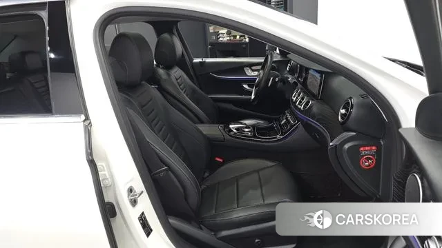 Mercedes-Benz E-Class W213 2018 Белый из Кореи, фото 2