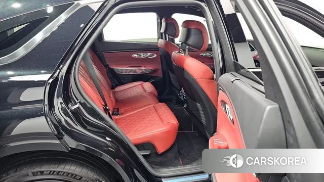 Genesis GV70 2023 Черный из Кореи, фото 2