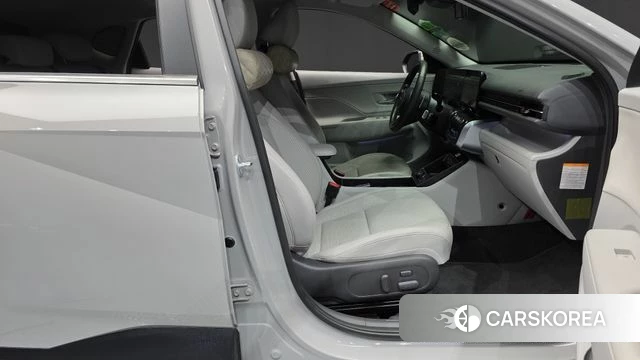Hyundai Kona Hybrid (SX2) 2023 Серебристо-серый из Кореи, фото 2