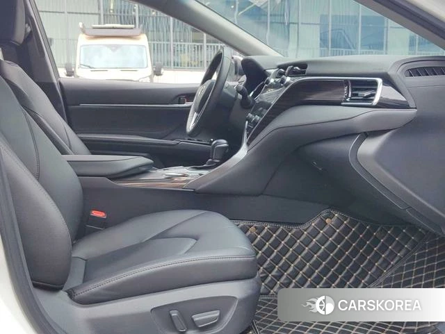 Toyota Camry 2021 Белый из Китая, фото 2
