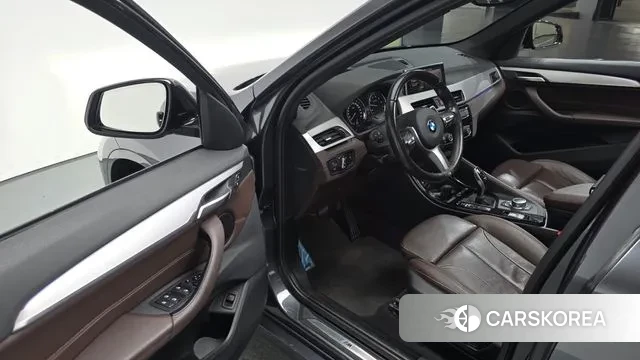 BMW X1 (F48) 2021 Серый из Кореи, фото 2