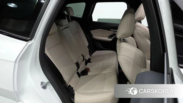 BMW iX1 (U11) 2025 Белый из Кореи, фото 2