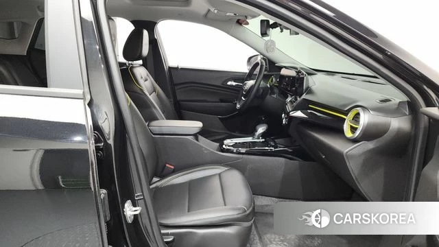 Chevrolet (GM Daewoo) Trax Crossover 2024 Черный из Кореи, фото 2