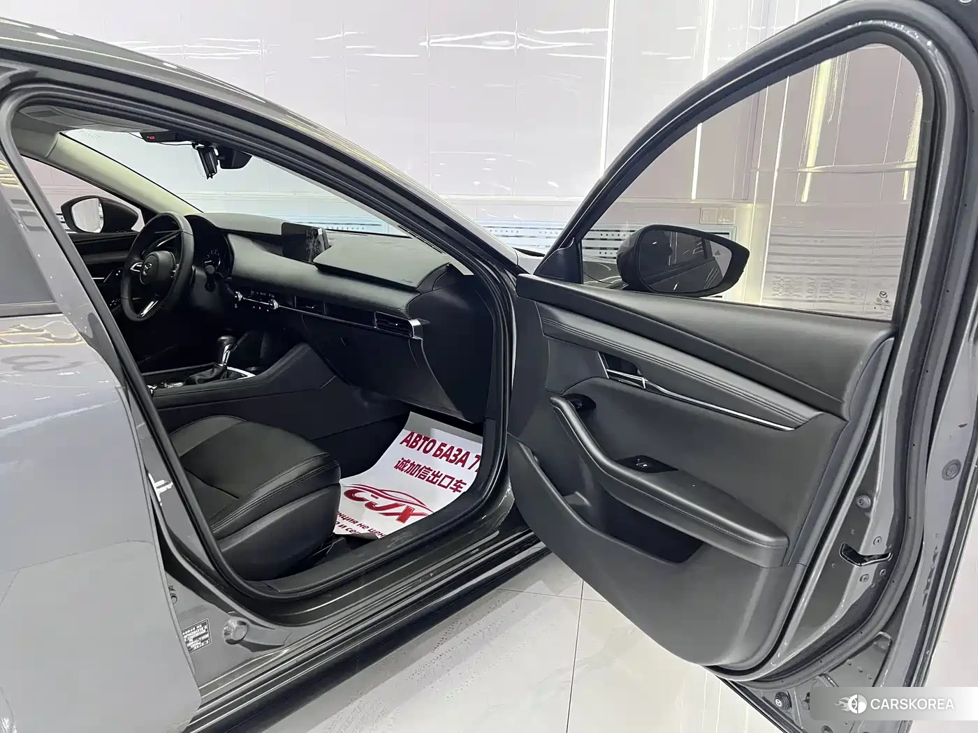 Mazda 3 2023 Silver/gray из Китая, фото 2