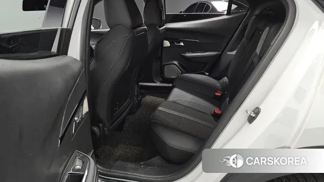 Peugeot e-2008 second generation 2022 Белый из Кореи, фото 2