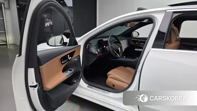 Mercedes-Benz E-Class W214 2024 Белый из Кореи, фото 2