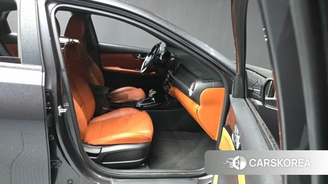 Kia The New K3 2nd generation 2021 Серый из Кореи, фото 2