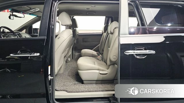 Kia The New Carnival 2018 Черный из Кореи, фото 2