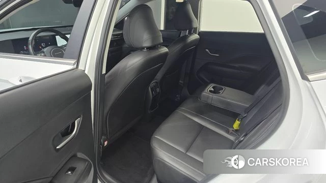 Hyundai Kona (SX2) 2024 Белый из Кореи, фото 2