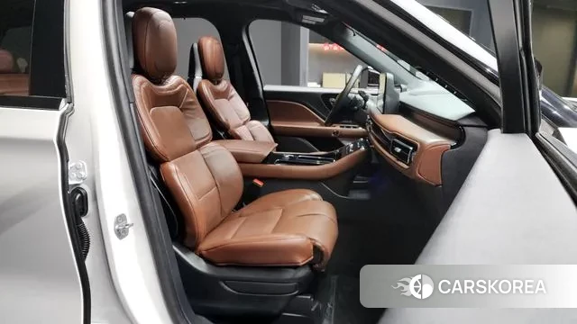 Lincoln Aviator 2nd generation 2024 Белый из Кореи, фото 2