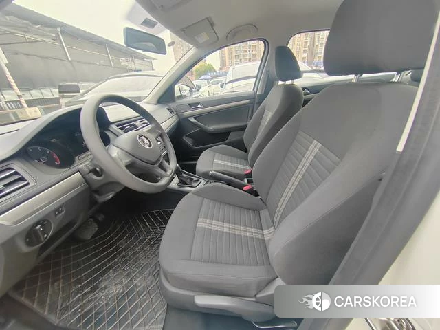 Volkswagen Lavida 2023 Белый из Китая, фото 2
