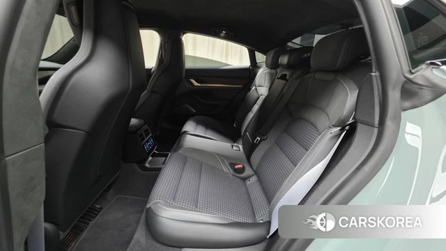 Porsche Taycan 2024 Цвет галактики из Кореи, фото 2