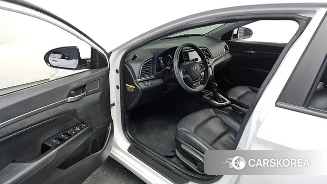 Hyundai Avante AD 2018 Белый из Кореи, фото 2