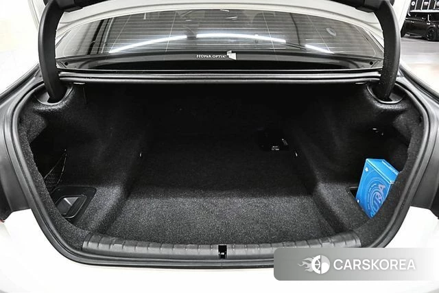 BMW 5 Series (G30) 2019 Белый из Кореи, фото 2