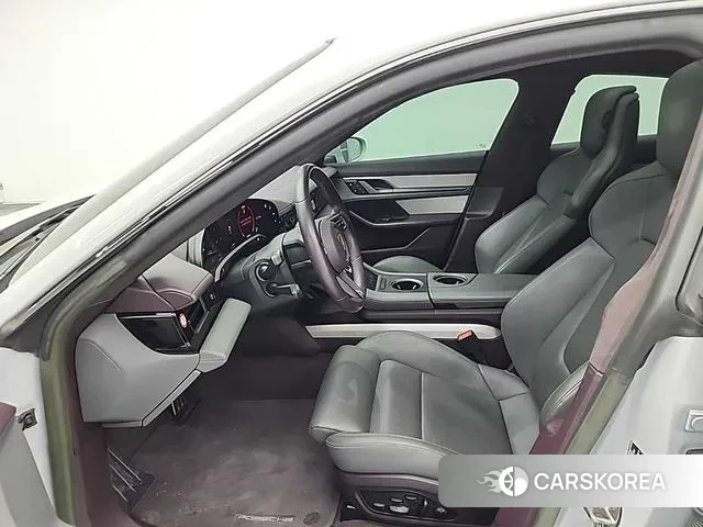 Porsche Taycan 2023 Серебристо-серый из Кореи, фото 2