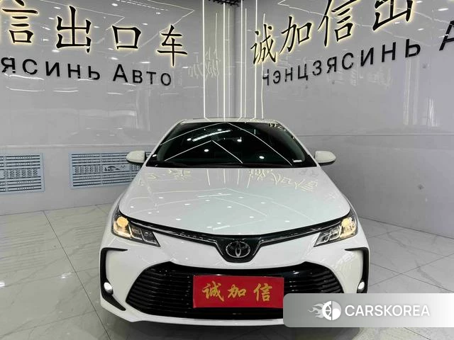 Toyota Corolla 2022 Белый из Китая, фото 2