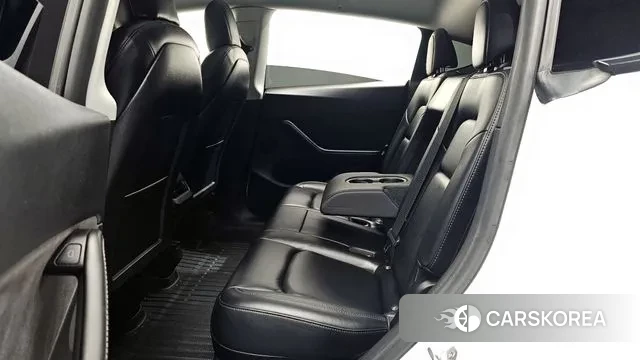 Tesla Model Y 2021 Белый из Кореи, фото 2