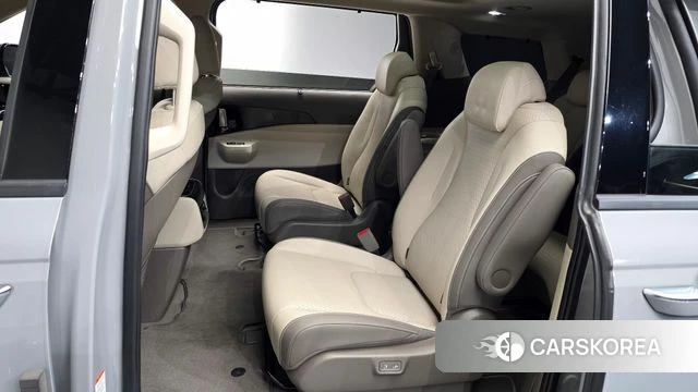 Kia The New Carnival 4th Generation 2024 Серебристо-серый из Кореи, фото 2