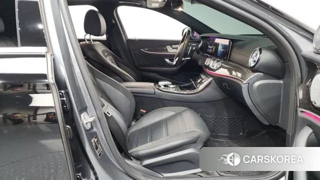 Mercedes-Benz E-Class W213 2018 Черный из Кореи, фото 2