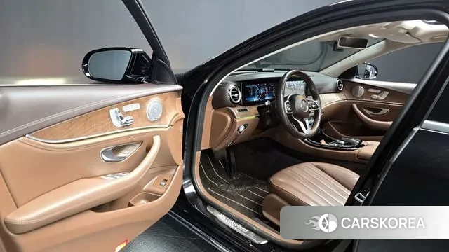 Mercedes-Benz E-Class W213 2019 Черный из Кореи, фото 2