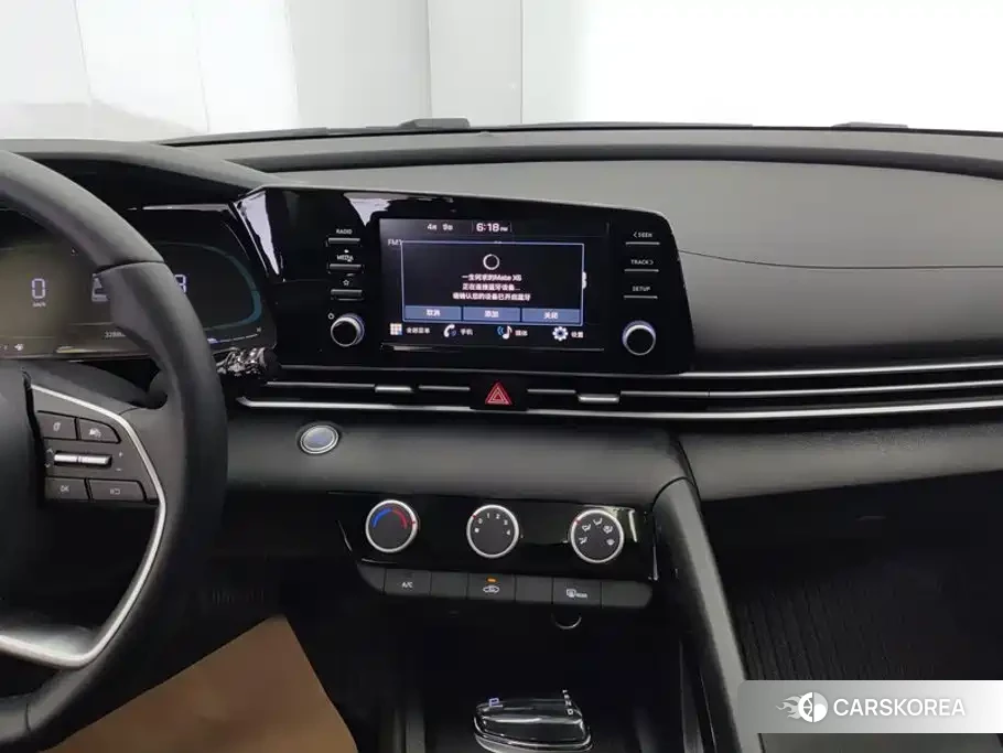 Hyundai Elantra 2024 Белый из Китая, фото 2