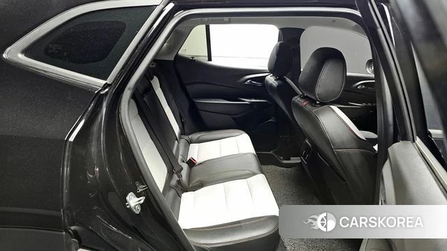 Chevrolet (GM Daewoo) Trax Crossover 2024 Черный из Кореи, фото 2