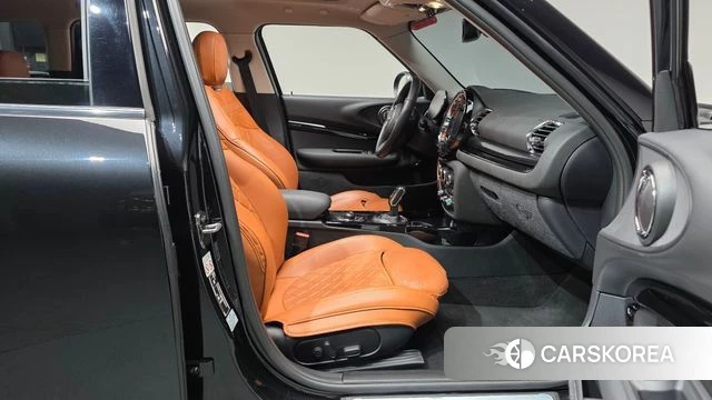 Mini Cooper Clubman 2023 Черный из Кореи, фото 2