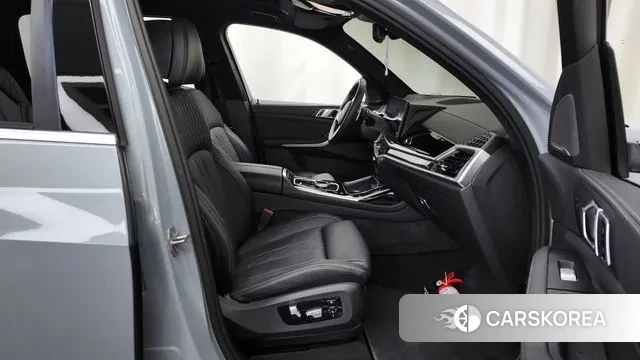 BMW X7 (G07) 2024 Серебряный из Кореи, фото 2