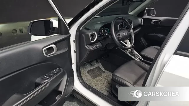 Hyundai Venue 2023 Белый из Кореи, фото 2