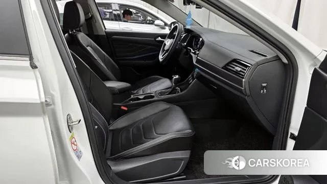 Volkswagen 7th Generation of Jetta 2022 Белый из Кореи, фото 2