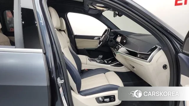 BMW X7 (G07) 2022 Серый из Кореи, фото 2