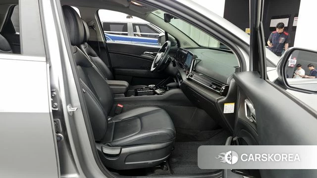 Kia Sportage 5th Generation Hybrid 2022 Серебристо-серый из Кореи, фото 2